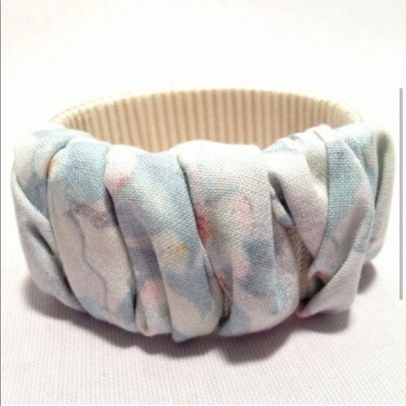 Handmade Bracelet Blue Floral Fabric-Wrapped Vintage Bangle - Picture 3 of 5